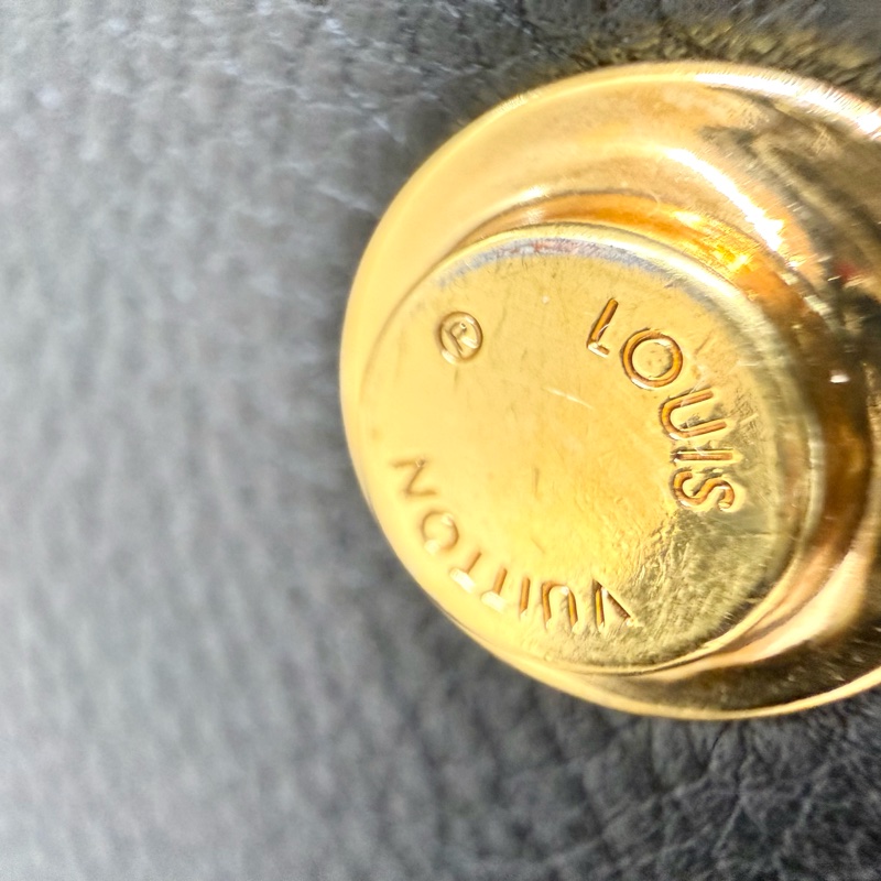 LV最超值☀️黑牛皮On My Side PM/M21546（專153000）-18