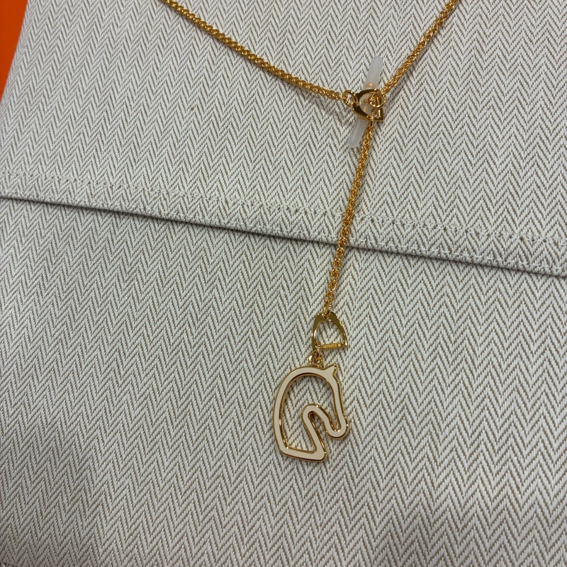 熱騰騰 新款🔥愛馬仕Hermes tonnerre馬頭🐴項鍊 白x金配色尺寸pm-0