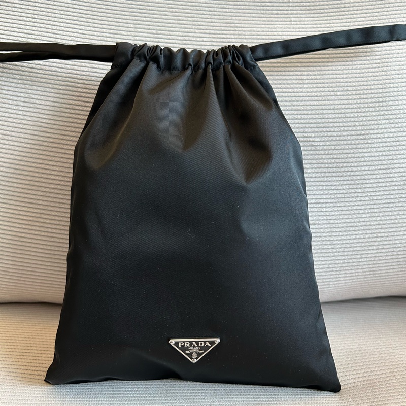 Prada黑色束口萬用袋-4