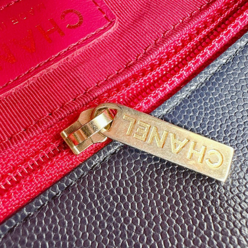 香奈兒鏈單背包，絎縫，霧面魚子醬紋皮革，AS1977，海軍藍-15