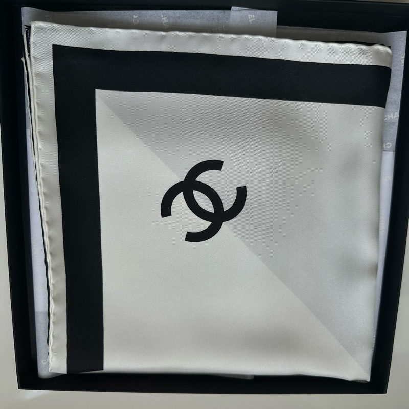 Chanel 26s黑白雙拼絲巾-5