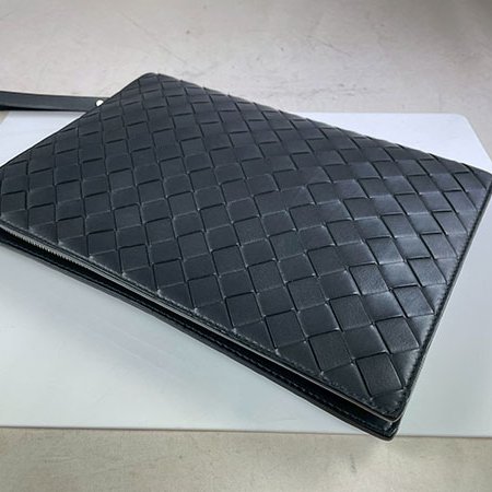 ＊奢華大道國際精品＊【BV308】BV黑色牛皮 INTRECCIATO 編織手拿包-3