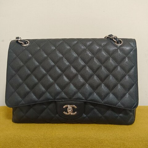 CHANEL 香奈爾 CF33 Maxi 經典口蓋包黑色荔枝紋銀鍊(單蓋/13開)-經典保值款