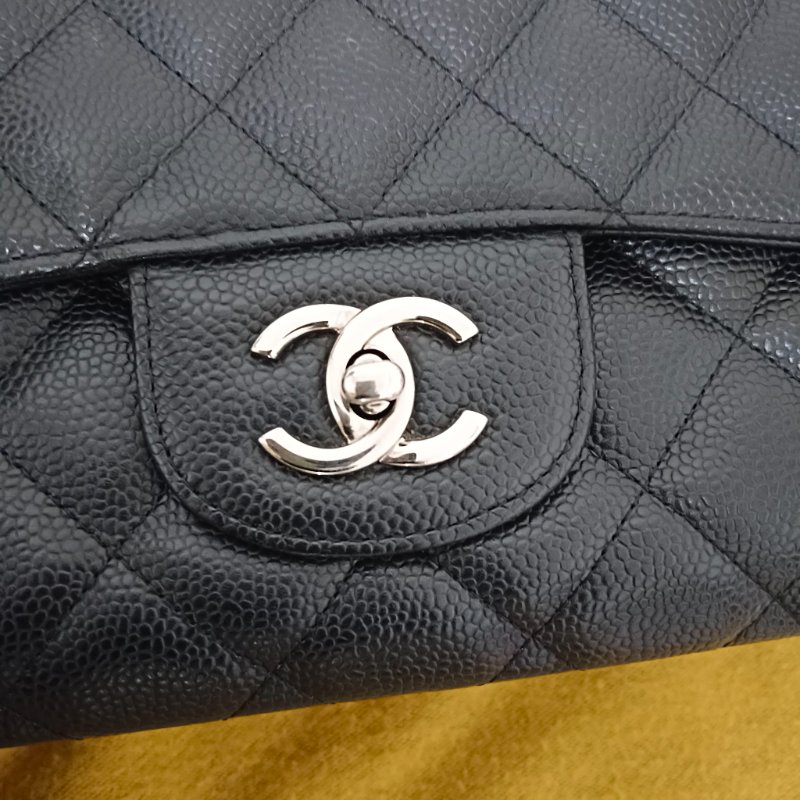 CHANEL 香奈爾 CF33 Maxi 經典口蓋包黑色荔枝紋銀鍊(單蓋/13開)-經典保值款-4