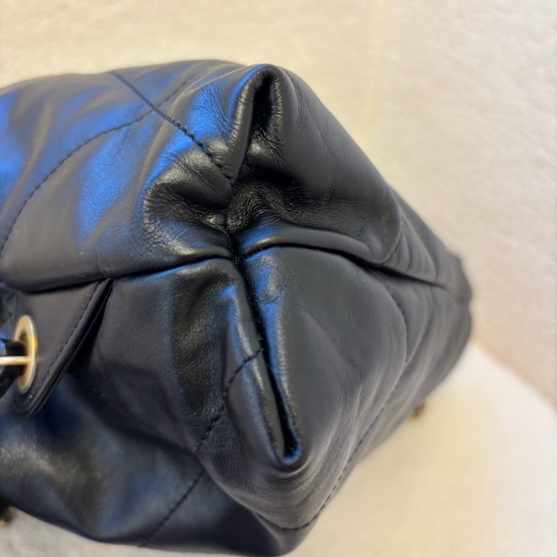 CHANEL 香奈兒 22Bag 23S 字母徽標菱格紋鏈條 皮穿鏈 亮面小牛皮拼金色金屬 背包-13