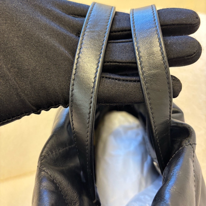 CHANEL 香奈兒 22Bag 23S 字母徽標菱格紋鏈條 皮穿鏈 亮面小牛皮拼金色金屬 背包-15