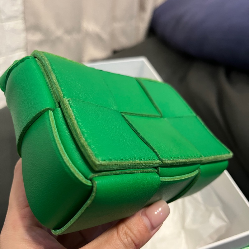 BOTTEGA VENETA Cassette Mini 裝可愛包-1