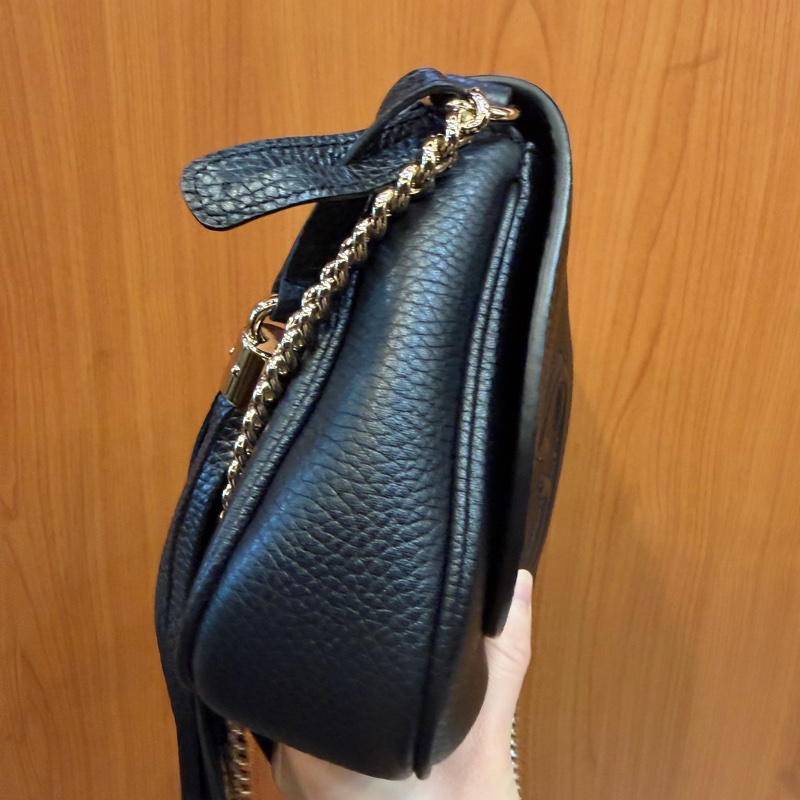 Gucci 黑牛皮淡金釦Soho流蘇下蓋斜背包-4