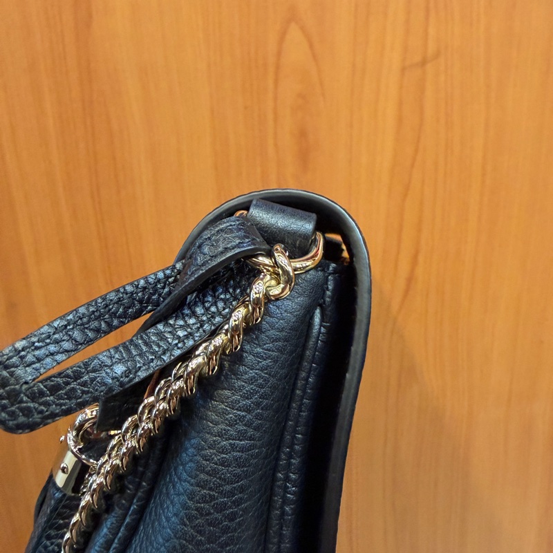 Gucci 黑牛皮淡金釦Soho流蘇下蓋斜背包-5