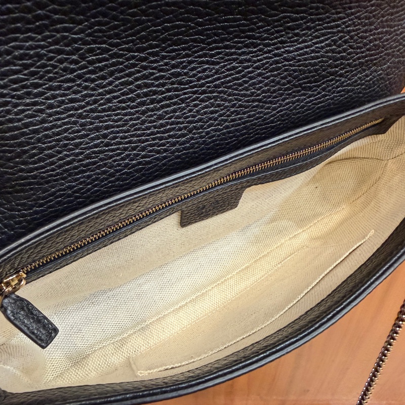 Gucci 黑牛皮淡金釦Soho流蘇下蓋斜背包-16
