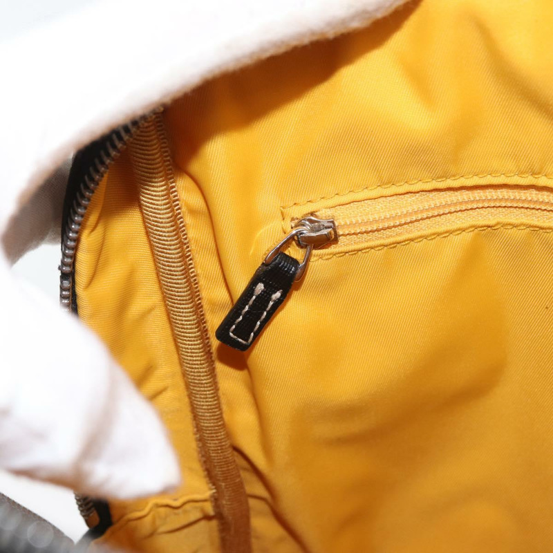 【日本直送】GUCCI GG Supreme 雙肩包 PVC 米色 銀色 正品 154160A-23