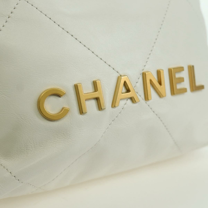 【日本直送】香奈兒 (CHANEL) Matelasse 鏈條肩背包，小牛皮材質，白色，金色 CC 標誌，貨號 BA11027SAM-16