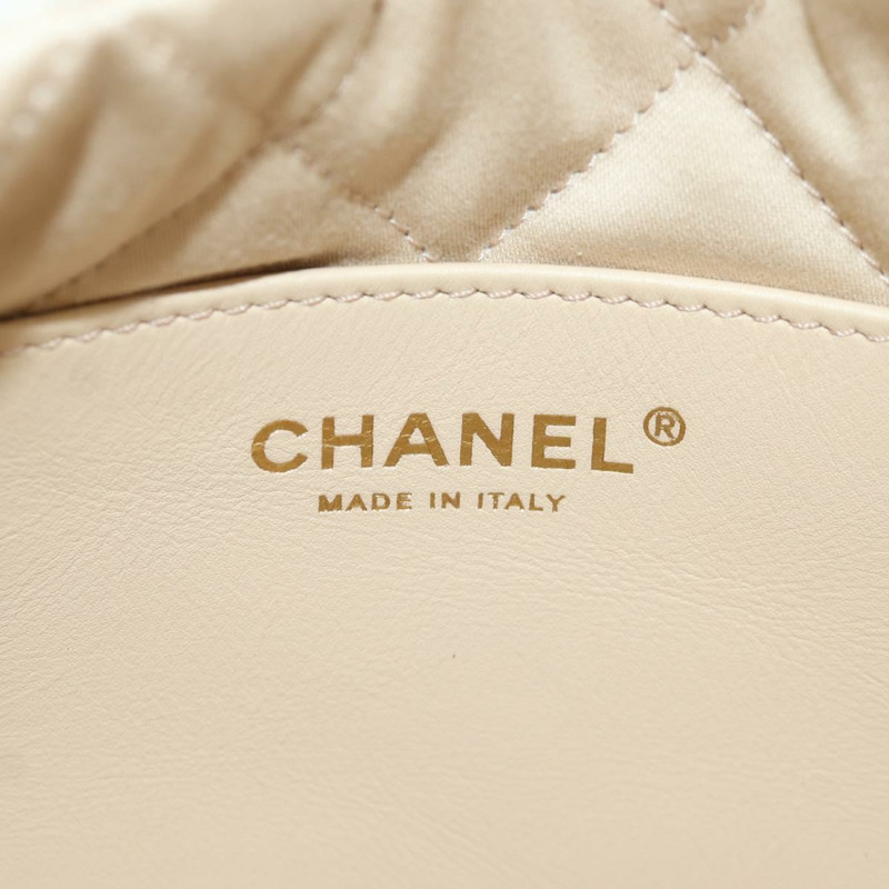 【日本直送】香奈兒 (CHANEL) Matelasse 鏈條肩背包，小牛皮材質，白色，金色 CC 標誌，貨號 BA11027SAM-17