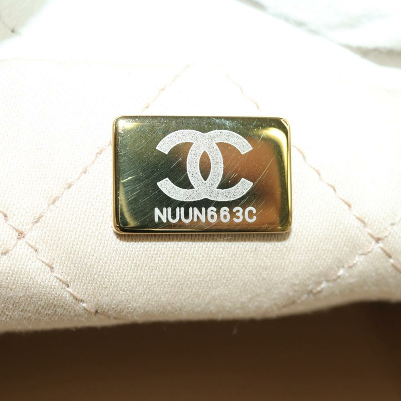 【日本直送】香奈兒 (CHANEL) Matelasse 鏈條肩背包，小牛皮材質，白色，金色 CC 標誌，貨號 BA11027SAM-21