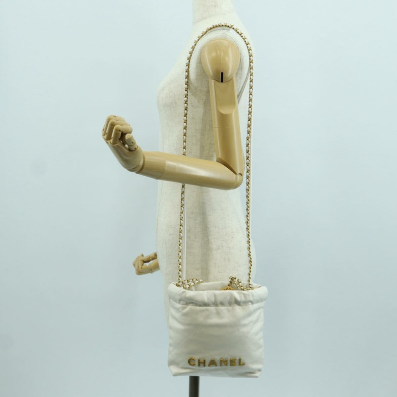 【日本直送】香奈兒 (CHANEL) Matelasse 鏈條肩背包，小牛皮材質，白色，金色 CC 標誌，貨號 BA11027SAM-22