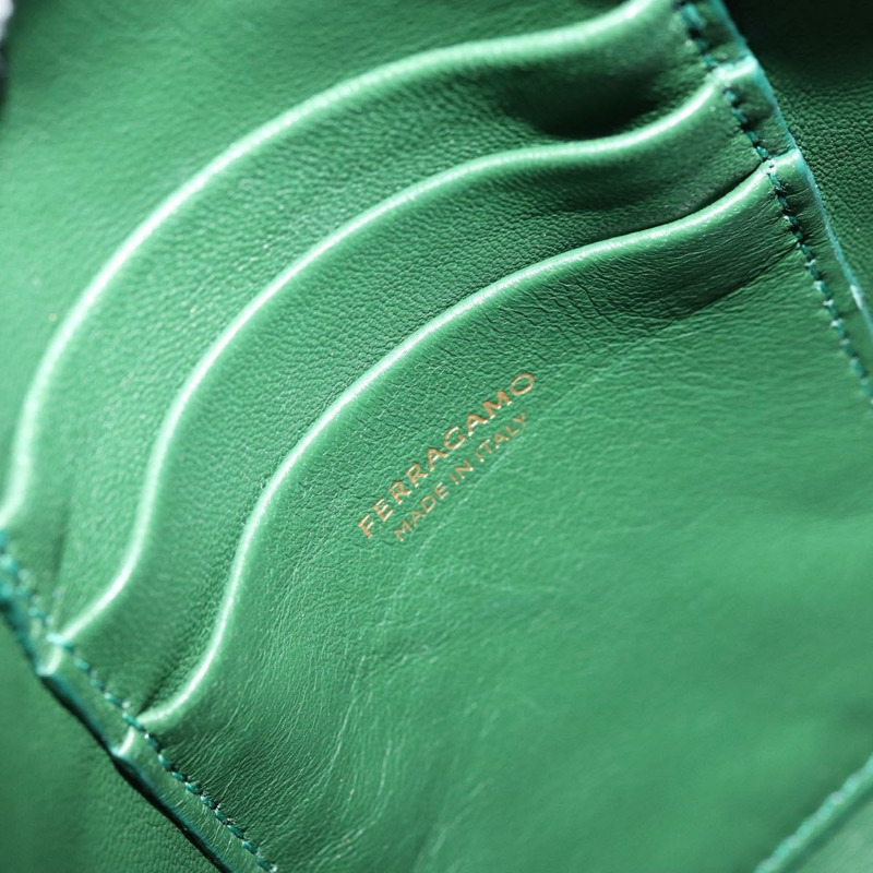 【日本直送】Salvatore Ferragamo Gancini 單肩包 皮革 綠色 金色 正品 ARZ415V-14