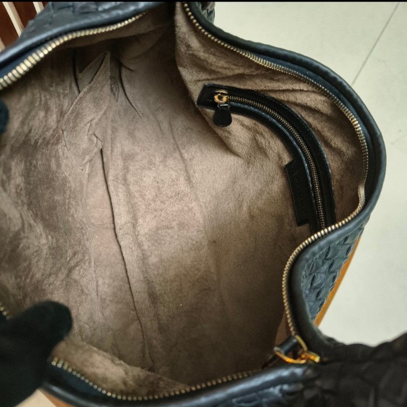 【8成新】㊣✨Bottega Veneta ✨寶緹嘉 BV Hop Bag 羊皮 黑色 編織 肩背包 腋下包 月牙包/二手樹屋🌳-32
