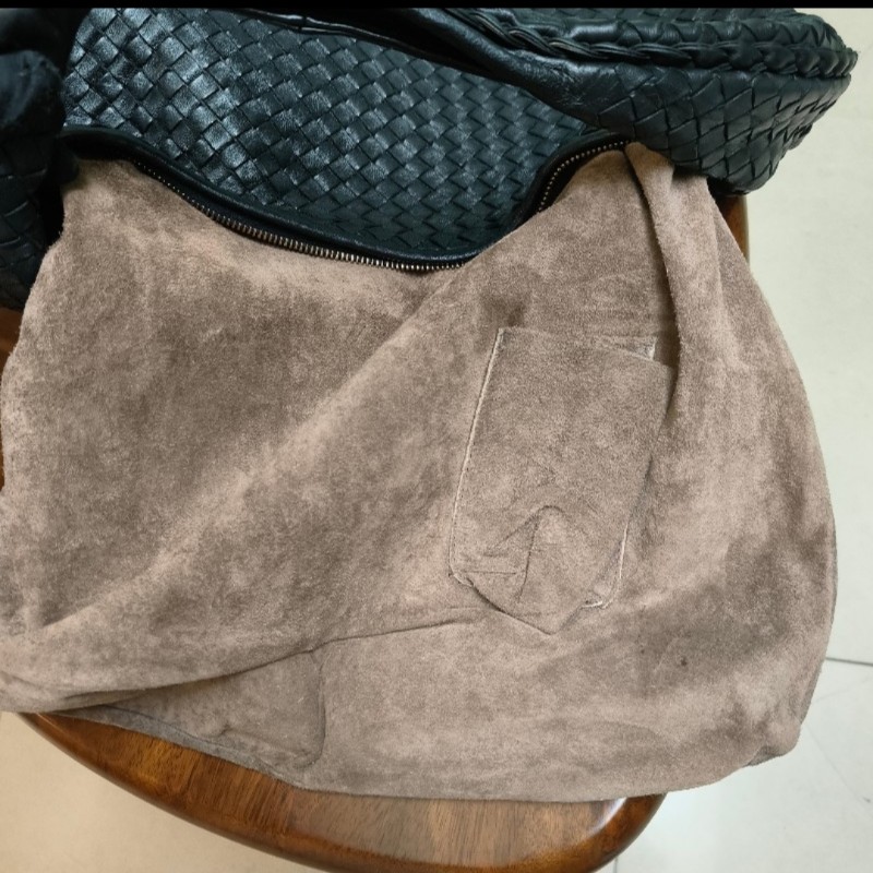 【8成新】㊣✨Bottega Veneta ✨寶緹嘉 BV Hop Bag 羊皮 黑色 編織 肩背包 腋下包 月牙包/二手樹屋🌳-43