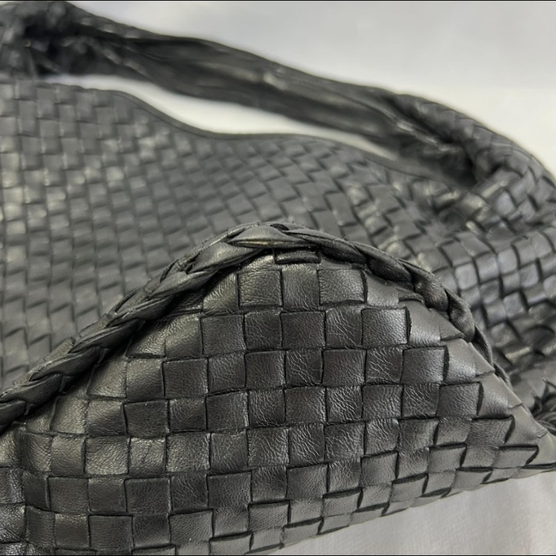 【8成新】㊣✨Bottega Veneta ✨寶緹嘉 BV Hop Bag 羊皮 黑色 編織 肩背包 腋下包 月牙包/二手樹屋🌳-48