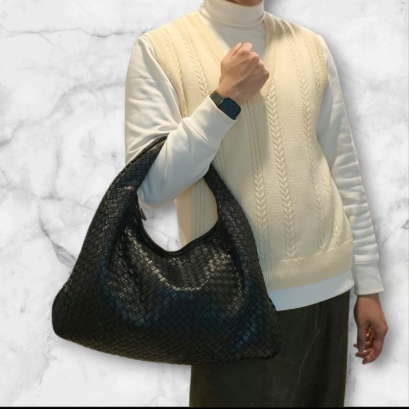 【8成新】㊣✨Bottega Veneta ✨寶緹嘉 BV Hop Bag 羊皮 黑色 編織 肩背包 腋下包 月牙包/二手樹屋🌳-54