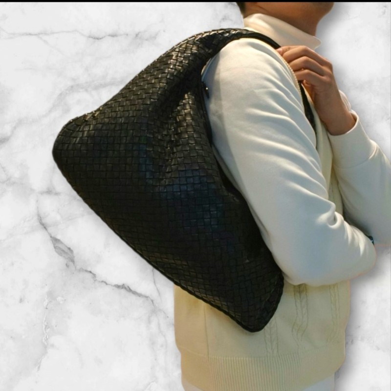 【8成新】㊣✨Bottega Veneta ✨寶緹嘉 BV Hop Bag 羊皮 黑色 編織 肩背包 腋下包 月牙包/二手樹屋🌳-55