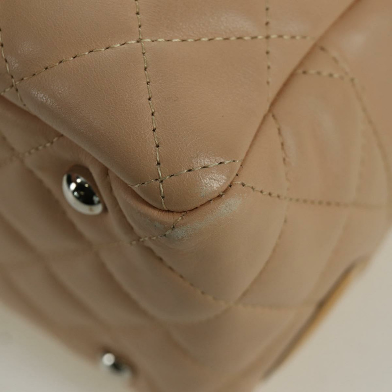 【日本直送】香奈兒 Cambon 系列絎縫手袋，羊皮材質，米色，銀色雙C標誌，正品編號 173372SAM-13