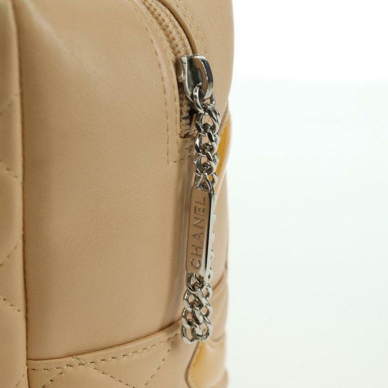 【日本直送】香奈兒 Cambon 系列絎縫手袋，羊皮材質，米色，銀色雙C標誌，正品編號 173372SAM-15