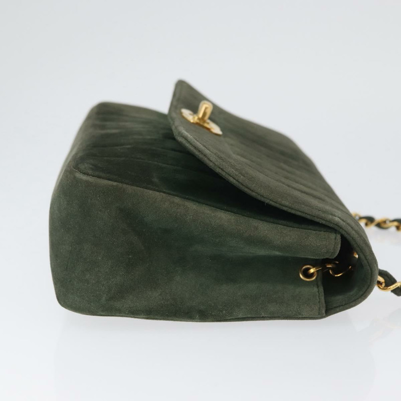 【日本直送】香奈兒 Mademoiselle 鏈條肩背包，絨面革材質，綠色金色雙C標誌，正品 BSZ035SAV-3