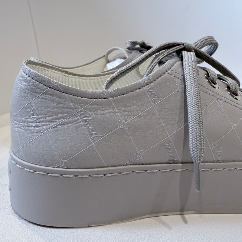 Chanel✨2025P 油蠟牛皮暗紋logo厚底餅乾鞋大頭鞋 #38-17