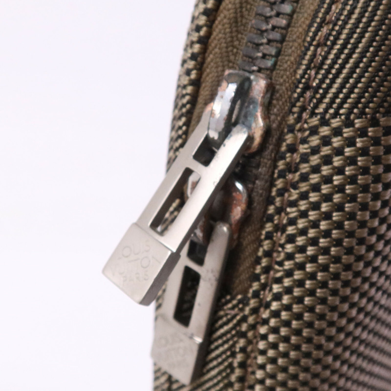 LOUIS VUITTON Damier Geant Mage Sling Bag銀扣腰包-13