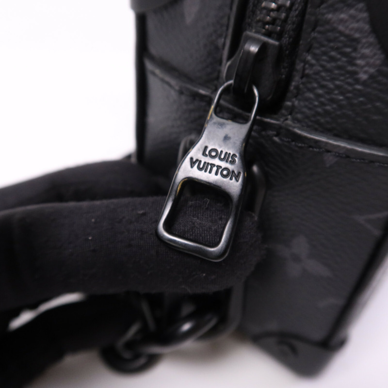 LOUIS VUITTON Monogram Eclipse Mini Soft Trunk肩背袋-6