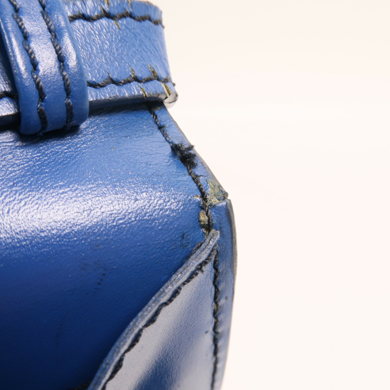 LOUIS VUITTON Epi Pochette Arche金扣肩背袋-15