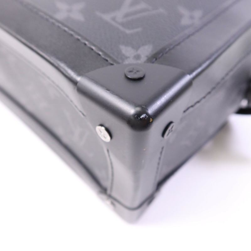 LOUIS VUITTON Monogram Eclipse Soft Trunk肩背袋-12