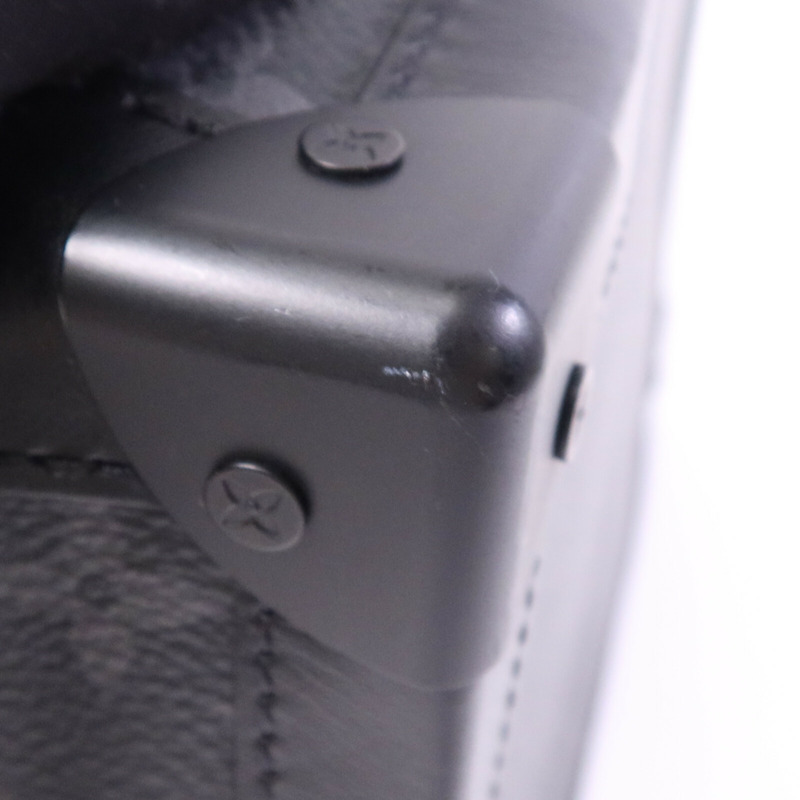 LOUIS VUITTON Monogram Eclipse Soft Trunk肩背袋-15