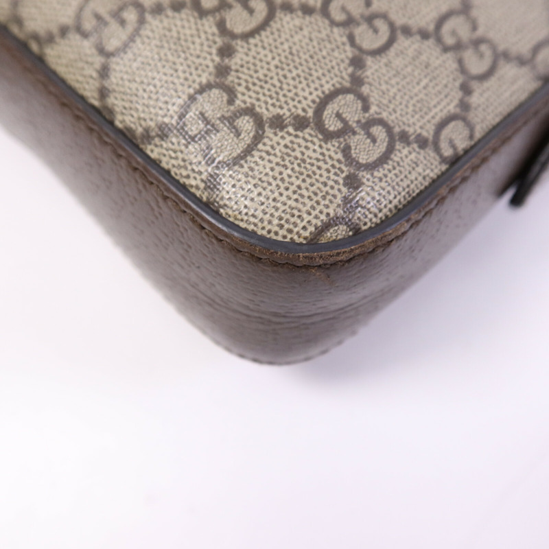 GUCCI 塗層帆布GG Supreme Wristlet Crossbody Bag金扣肩背袋-10