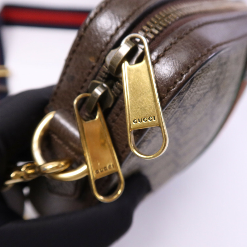 GUCCI 塗層帆布GG Supreme Wristlet Crossbody Bag金扣肩背袋-14