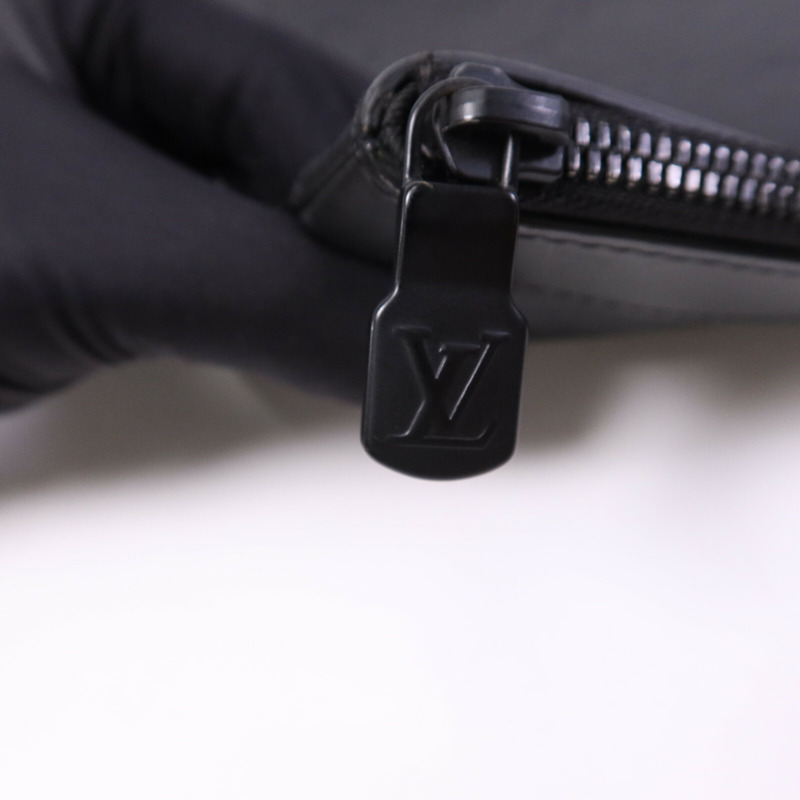 LOUIS VUITTON Monogram Shadow Pochette Discovery手拿包-6