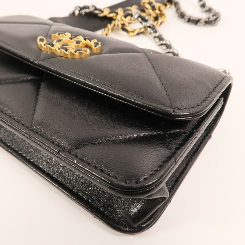 CHANEL 羊皮皮革Chanel 19 Phone Bag金扣鏈帶手挽肩背兩用袋-9