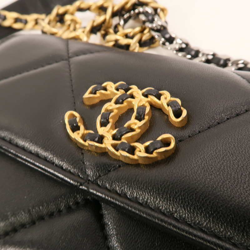 CHANEL 羊皮皮革Chanel 19 Phone Bag金扣鏈帶手挽肩背兩用袋-13