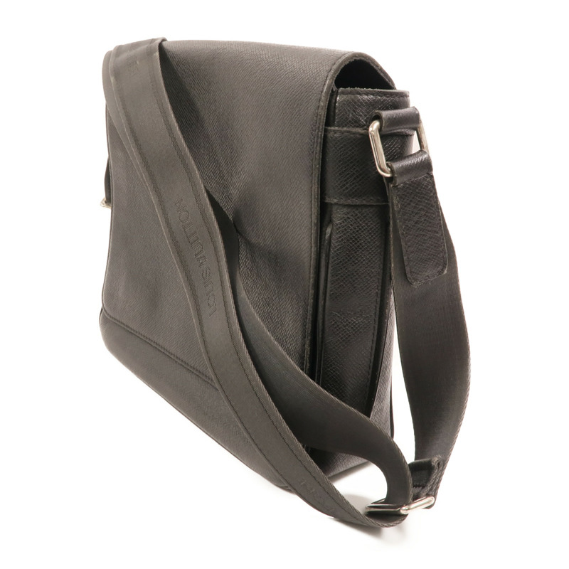 LOUIS VUITTON Taiga Roman PM銀扣肩背袋-2