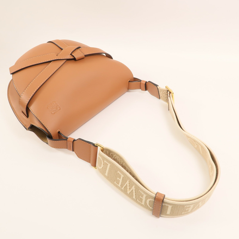 LOEWE 牛皮皮革Small Gate金扣肩背袋-7