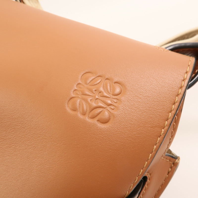 LOEWE 牛皮皮革Small Gate金扣肩背袋-9