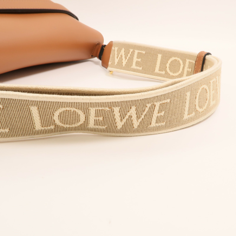 LOEWE 牛皮皮革Small Gate金扣肩背袋-14