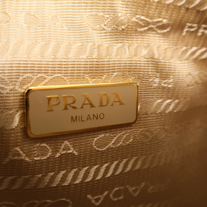 PRADA Raffia Re-Edition 2025金扣手挽肩背兩用袋-5