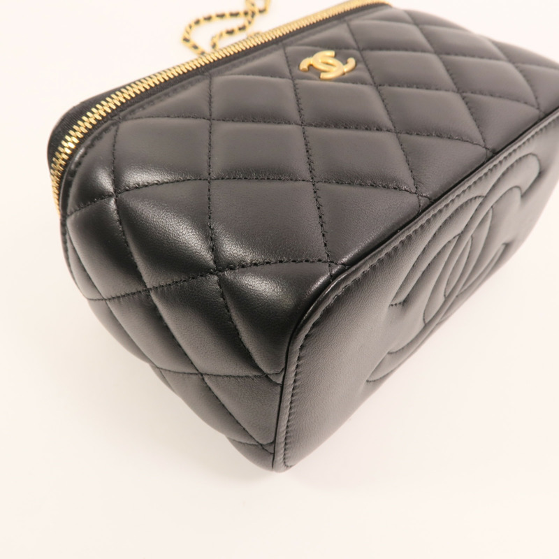 CHANEL 羊皮皮革Vanity Case金扣鏈帶肩背袋-10