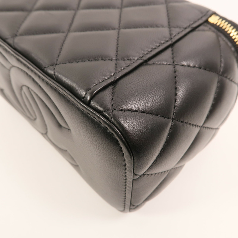CHANEL 羊皮皮革Vanity Case金扣鏈帶肩背袋-11