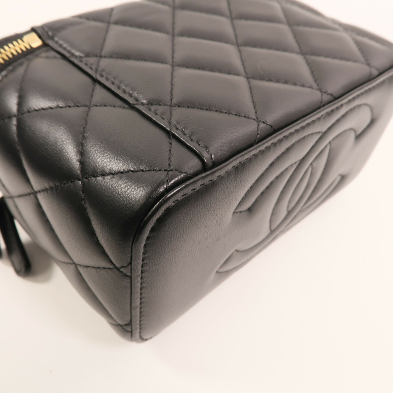 CHANEL 羊皮皮革Vanity Case金扣鏈帶肩背袋-12