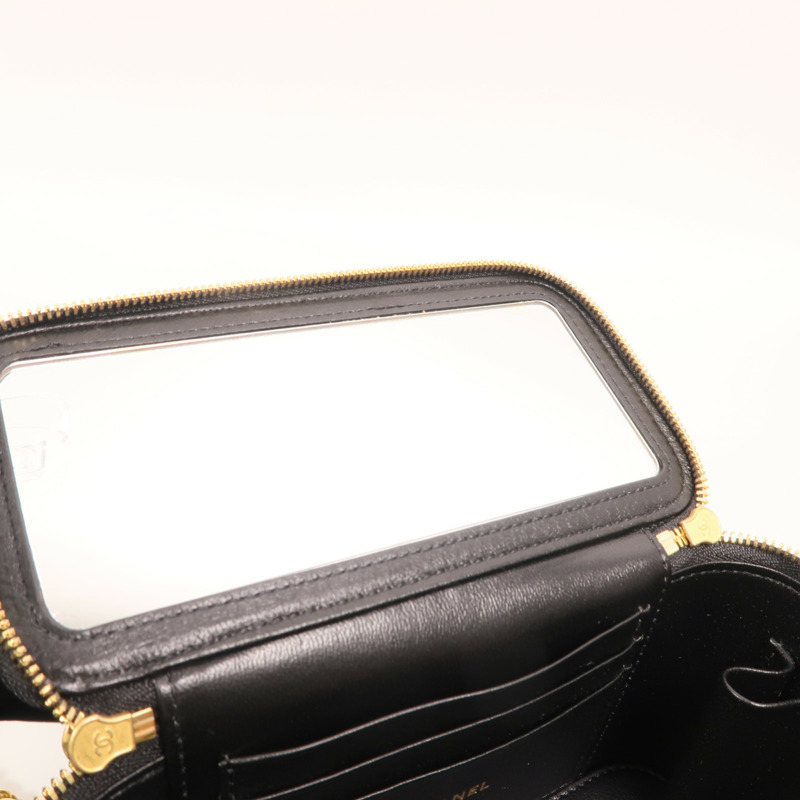 CHANEL 羊皮皮革Vanity Case金扣鏈帶肩背袋-15