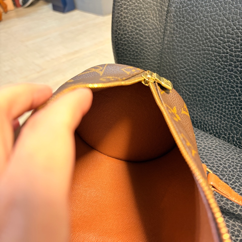 LV 咖色巴比龍 中號-12