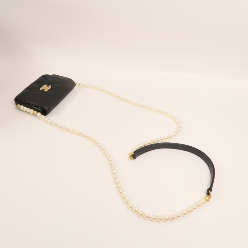 CHANEL 羊皮皮革Pearl Chain Wallet金扣鏈帶肩背袋-7